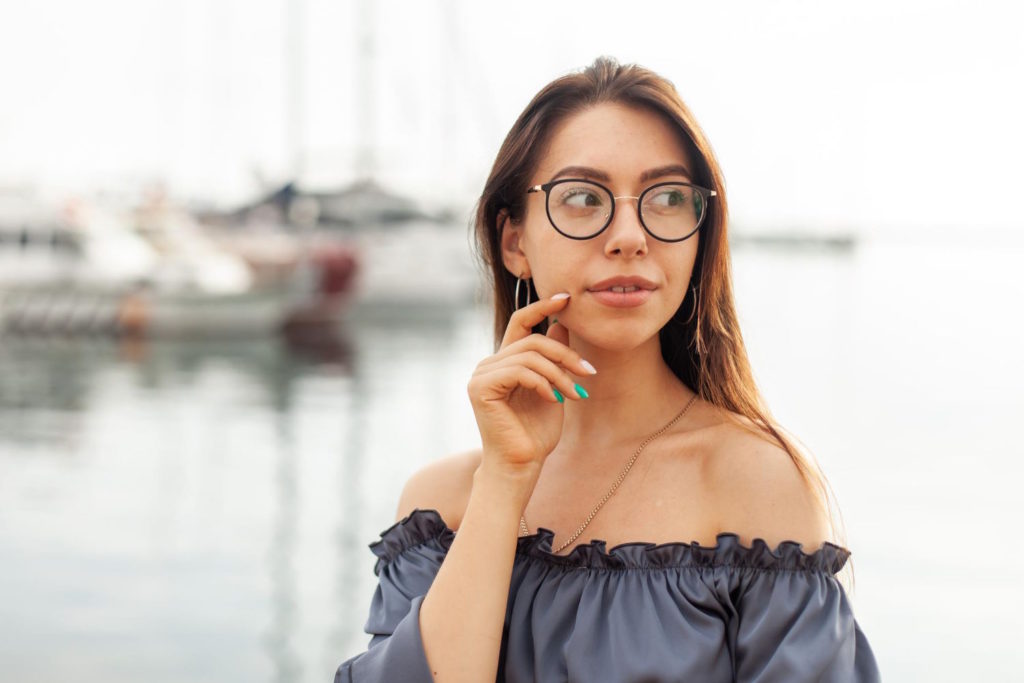 Okulary korekcyjne są nie tylko narzędziem poprawy wzroku, ale także modowym dodatkiem, który podkreśla naszą osobowość i styl